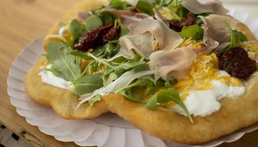 Gdzie zjeść w Węgierskiej Górce? Odkryj najlepsze lokale gastronomiczne