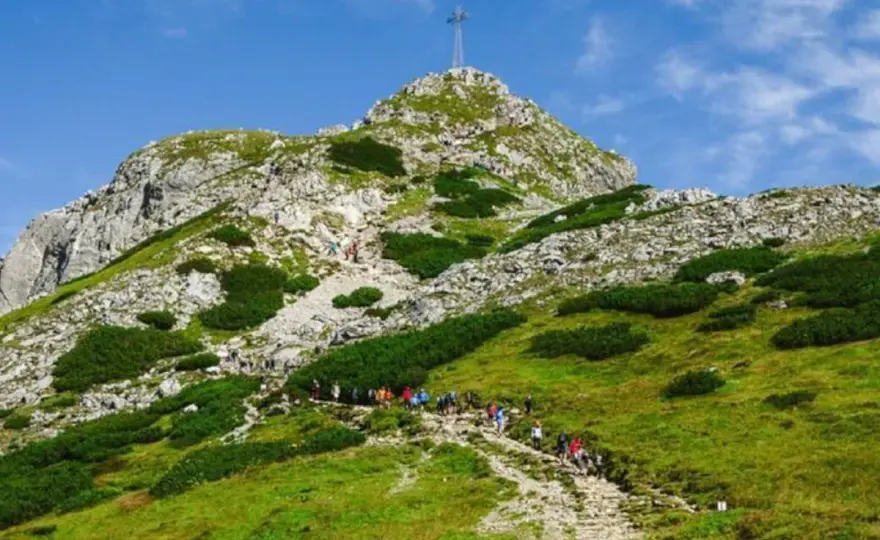 Giewont: Legenda Śpiącego Rycerza i praktyczny przewodnik na szczyt